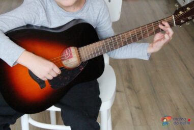 Jak jsme vybírali kytaru pro dítě: Přehledný a snadný článek pro rodiče