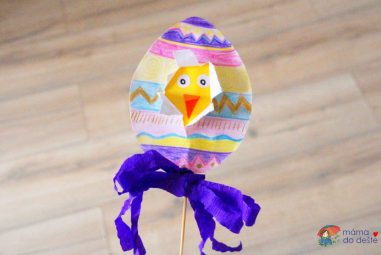 Velikonoční ozdoba do květináče: Kuře ve vajíčku