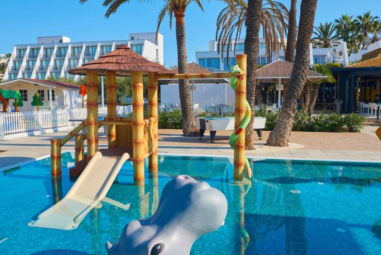 Dovolená s dětmi ve Španělsku pro rok 2026: Tipy na hotely s tobogány